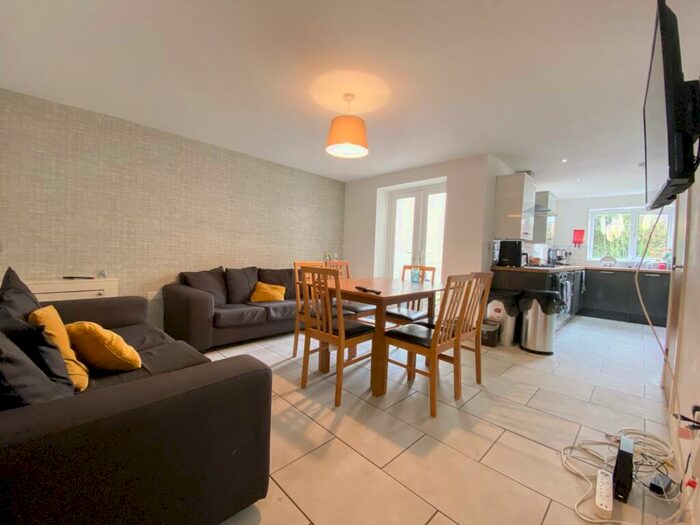 6 Bedroom House To Rent In Cranbrook Street, Cathays, CF24