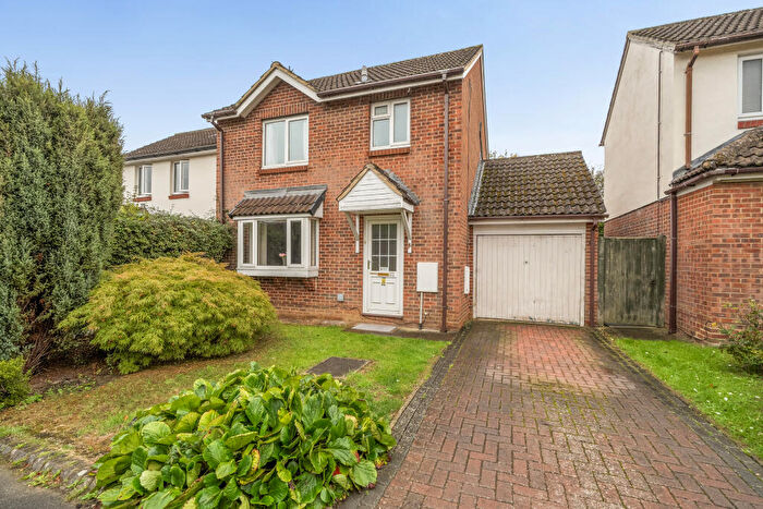 3 Bedroom Semi-Detached House For Sale In Simnel Close, Grange Park, Swindon, SN5
