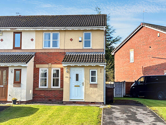 3 Bedroom End Of Terrace House For Sale In Waterdale Drive, Whitefield, Bury, M45