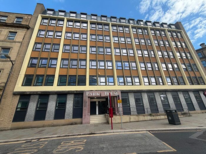 Studio To Rent In Well Street, Bradford, BD1