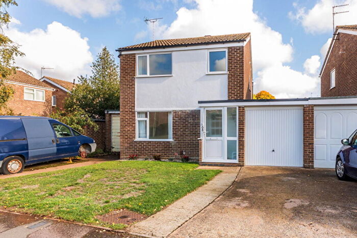 3 Bedroom Link Detached House For Sale In Elton Road, Banbury, OX16