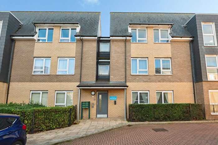 2 Bedroom Flat For Sale In Watercress Way, Gravesend, Kent, DA11