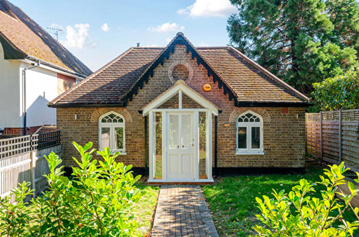 2 Bedroom Bungalow For Sale In Broomhill Road, Orpington, BR6