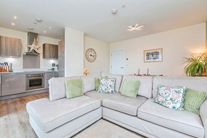 2 Bedroom Flat For Sale In Pegasus Way, Gillingham, Kent, ME7