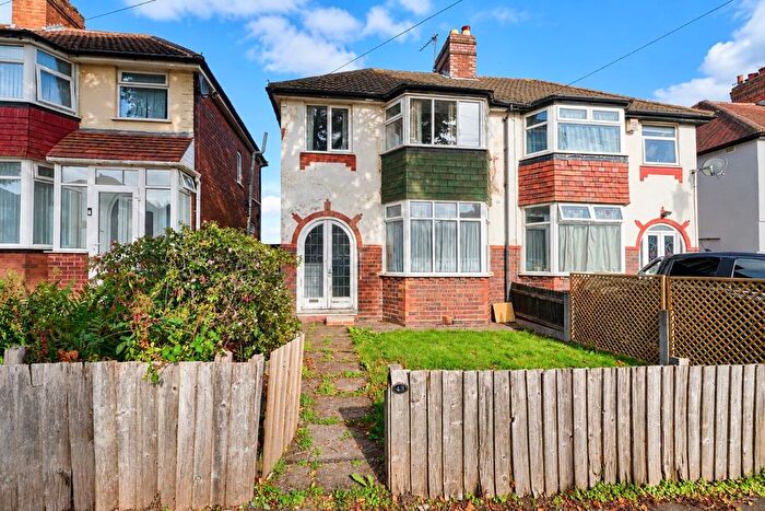 3 Bedroom Semi-Detached House For Sale In Duxford Road, Great Barr, Birmingham, B42