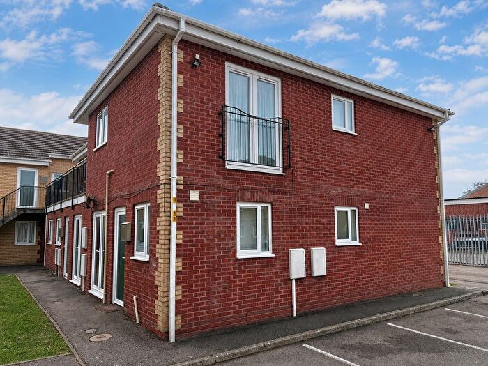 2 Bedroom Flat For Sale In Langdale Grove, Corby, NN17