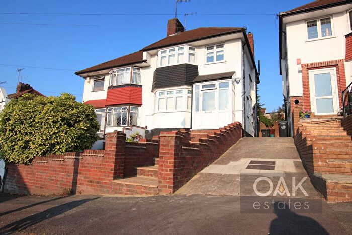3 Bedroom Semi-Detached House To Rent In Lansdowne Road, Chingford, London, E4