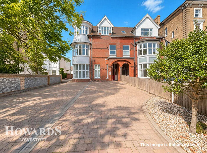 1 Bedroom Flat For Sale In North Parade, Lowestoft, NR32