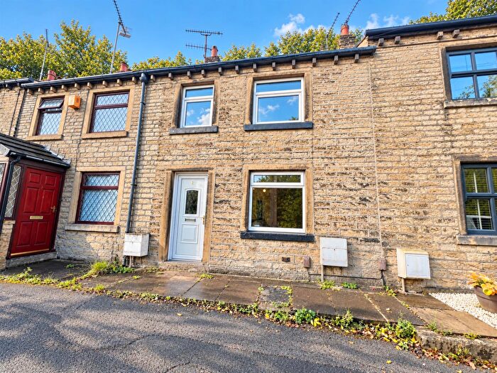2 Bedroom Terraced House For Sale In Wood End Road, Huddersfield, HD4