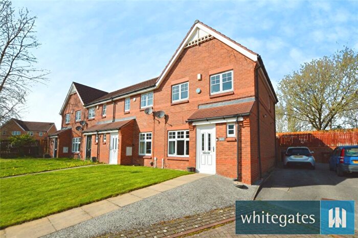 3 Bedroom End Of Terrace House For Sale In Tavistock Park, Leeds, West Yorkshire, LS12