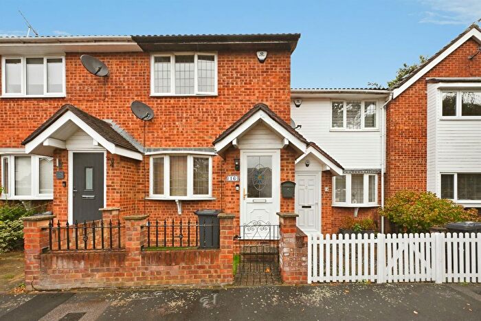 2 Bedroom Terraced House For Sale In Rochford Close, Broxbourne, EN10