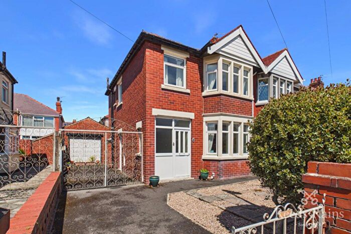 3 Bedroom Semi-Detached House For Sale In Ravenwood Avenue, Blackpool, Lancashire, FY4