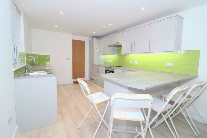 5 Bedroom Terraced House To Rent In Malefant Street, Cathays, CF24