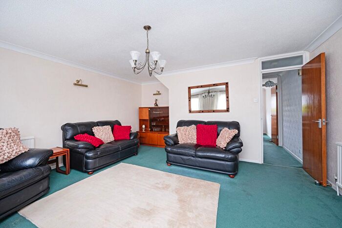 3 Bedroom Terraced House For Sale In Danesdale Road, Victoria Park, London, E9
