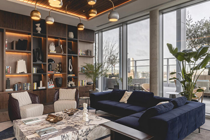 2 Bedroom Flat To Rent In Bloom East, Nine Elms Ln, Nine Elms, London, SW11