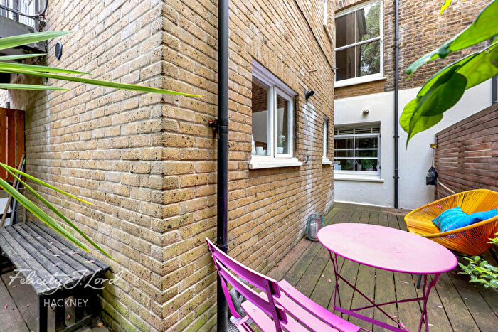 1 Bedroom Flat For Sale In Ainsworth Road, London, E9