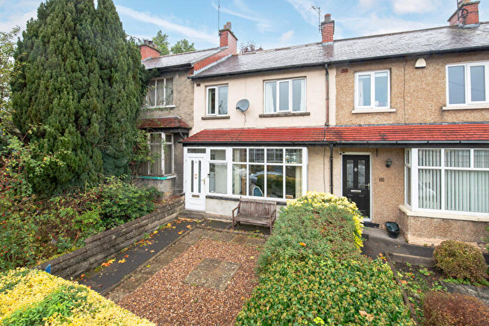 3 Bedroom Town House For Sale In Ashley Road, Bingley, West Yorkshire, BD16
