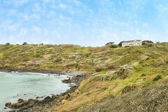 2 Bedroom End Of Terrace House For Sale In Coverack, Helston, Cornwall, TR12