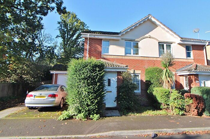 3 Bedroom Semi-Detached House For Sale In Wagtail Road, Horndean, PO8