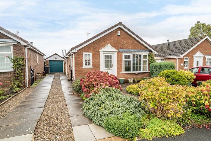 2 Bedroom Bungalow For Sale In Farriers Croft, Copmanthorpe, York, YO23