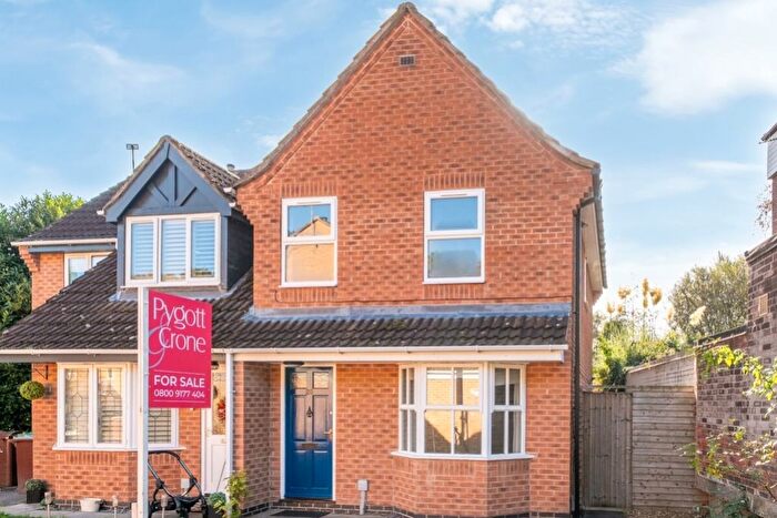 3 Bedroom Semi-Detached House For Sale In Ellwood Crescent, Wollaton, Nottinghamshire, NG8