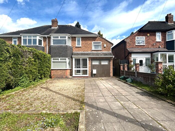 3 Bedroom Semi-Detached House To Rent In Russell Bank Road, Sutton Coldfield, West Midlands, B74