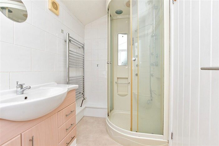 2 Bedroom Flat For Sale In Canterbury Street, Gillingham, Kent, ME7