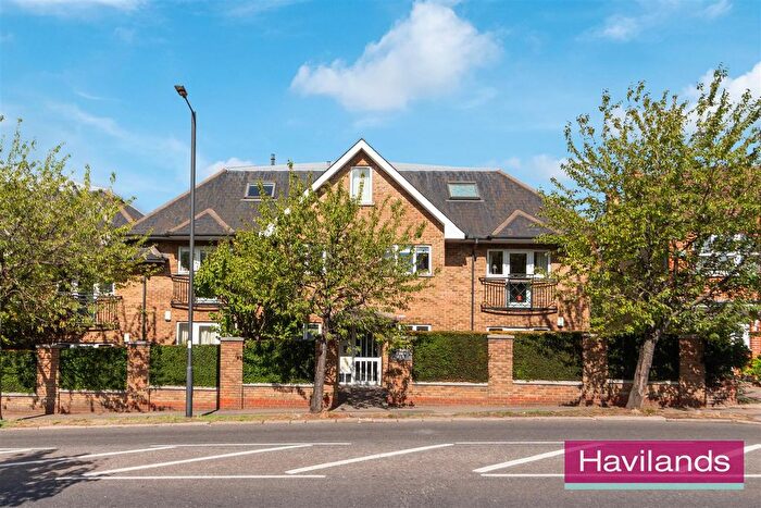 2 Bedroom Flat For Sale In Green Dragon Lane, London, N21