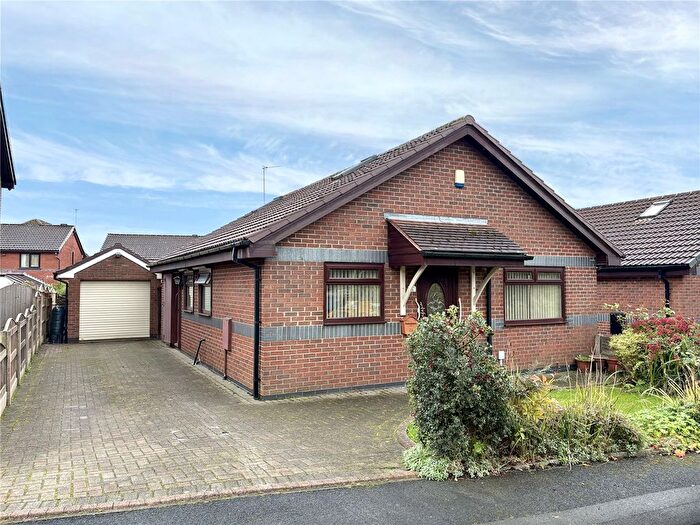 2 Bedroom Detached Bungalow For Sale In Mills Farm Close, Oldham, Greater Manchester, OL8