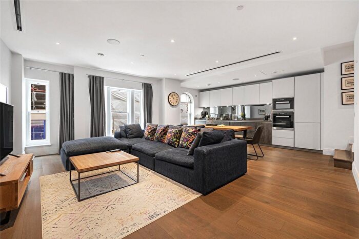 3 Bedroom Flat To Rent In Chancery Lane, Holborn, London, WC2A