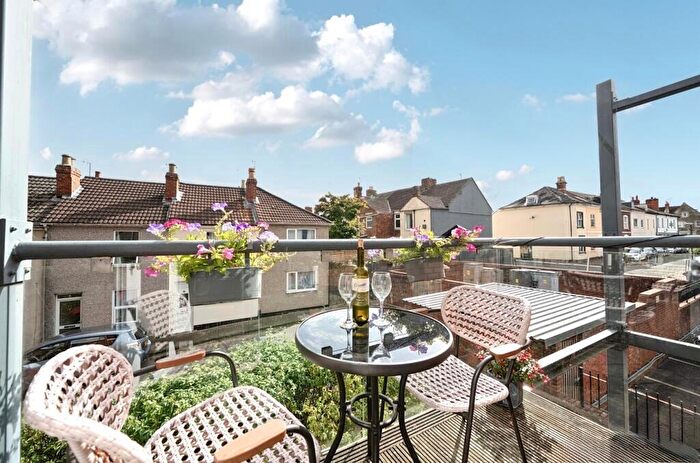 2 Bedroom Flat For Sale In Victoria Road, Old Town, Swindon, SN1