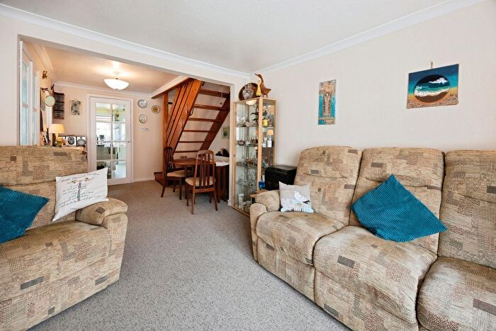 3 Bedroom Semi-Detached House For Sale In Cudworth Road, Ashford, TN24