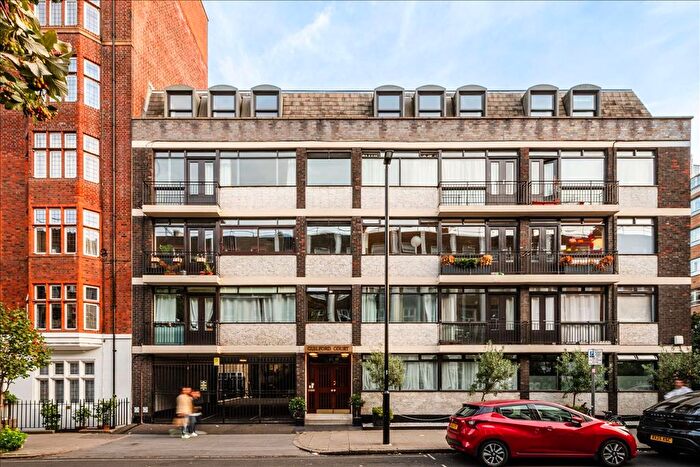 2 Bedroom Flat To Rent In Guilford Street, Bloomsbury, WC1N