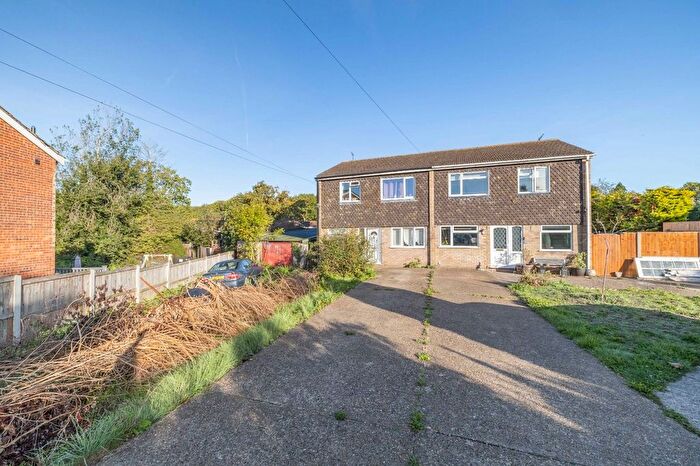 3 Bedroom Semi-Detached House For Sale In Oaklands Way, Sturry, Canterbury, Kent, CT2