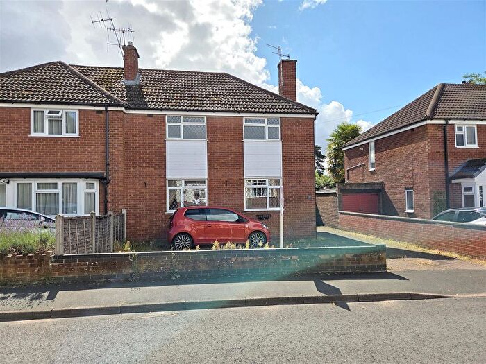 3 Bedroom Semi-Detached House For Sale In Francis Road, Stourport-On-Severn, DY13