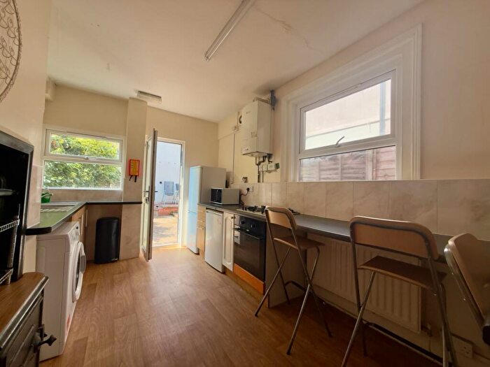 1 Bedroom Terraced House To Rent In Thackeray Road, Portswood, Southampton, SO14