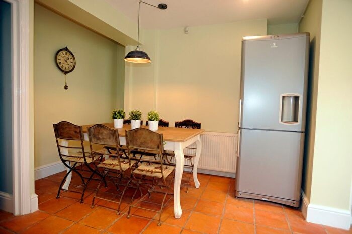 6 Bedroom Terraced House To Rent In Old Tiverton Road, Exeter, EX4