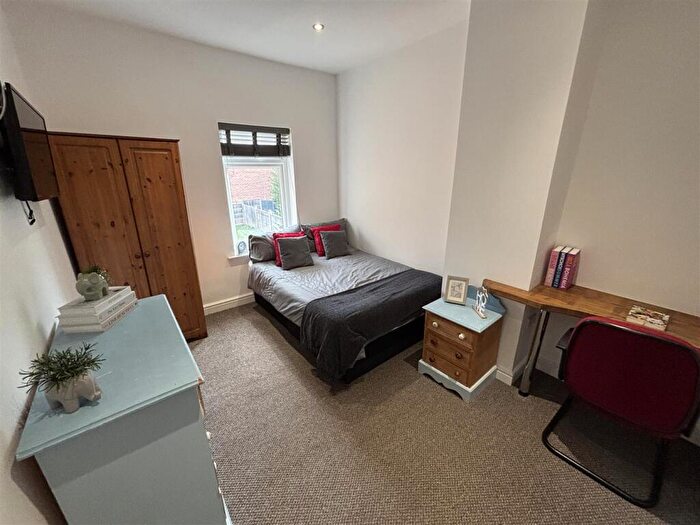 4 Bedroom Terraced House To Rent In / - Newland Street West - Student House, LN1