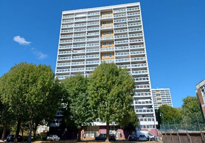 3 Bedroom Flat For Sale In Flat Sleaford House, Fern Street, London, Tower Hamlets, E3