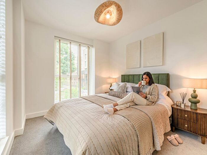 2 Bedroom Flat For Sale In Lampton Road, Hounslow, TW3