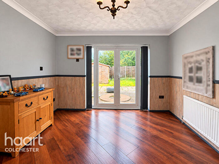 3 Bedroom Link Detached House For Sale In Pinecroft Rise, Sudbury, CO10
