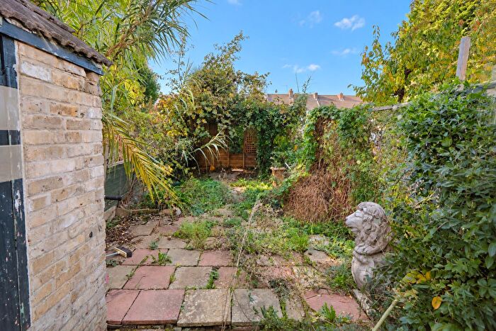 3 Bedroom Terraced House For Sale In Victoria Street, Gillingham, ME7