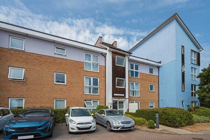 2 Bedroom Flat For Sale In Olympia Way, Whitstable, CT5