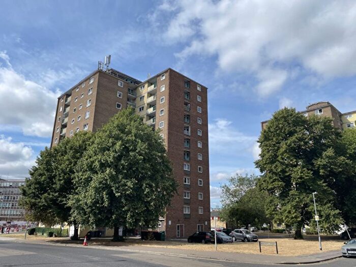 1 Bedroom Flat For Sale In Beckett Court, Bedford, Bedfordshire, MK40