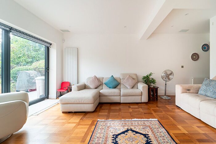 3 Bedroom Property To Rent In Swakeleys Drive, London, UB10