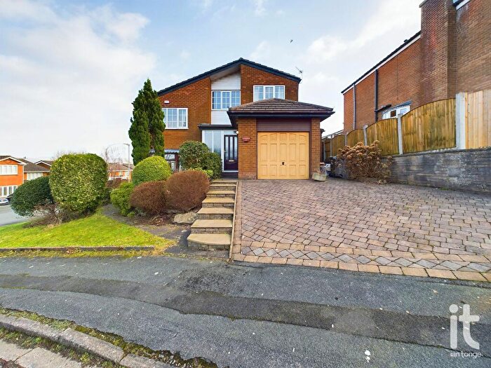 4 Bedroom Detached House For Sale In Hillside Close, Disley, Stockport, SK12