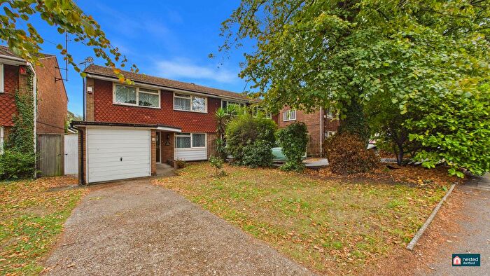 3 Bedroom Semi-Detached House For Sale In Victoria Road, Erith, DA8