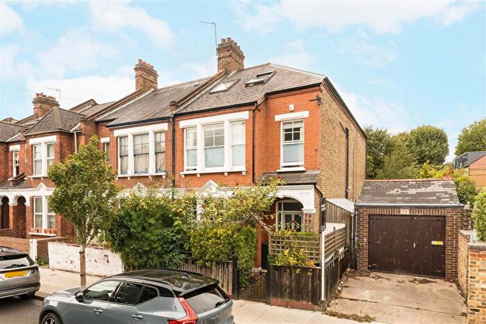 5 Bedroom Terraced House For Sale In Ravenslea Road, Balham, SW12