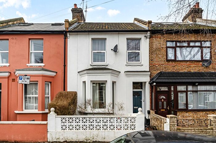 1 Bedroom Flat For Sale In Lorne Road, London, E7