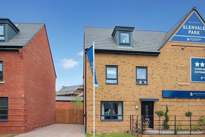 3 Bedroom Semi-Detached House For Sale In The Frampton, Wellingborough, NN8